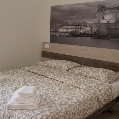 نابولي Donna Vicenza Bed & Breakfast المظهر الخارجي الصورة