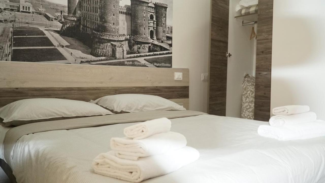 نابولي Donna Vicenza Bed & Breakfast المظهر الخارجي الصورة