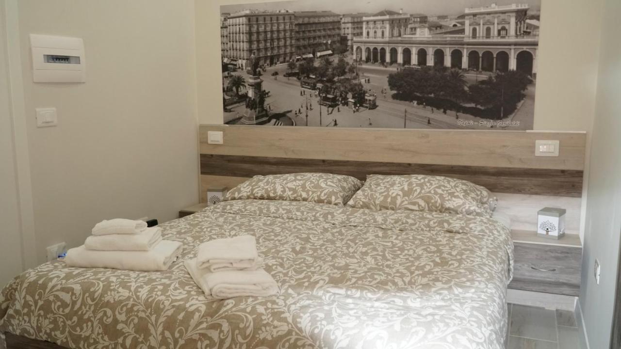 نابولي Donna Vicenza Bed & Breakfast المظهر الخارجي الصورة
