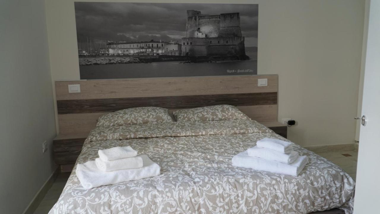 نابولي Donna Vicenza Bed & Breakfast المظهر الخارجي الصورة