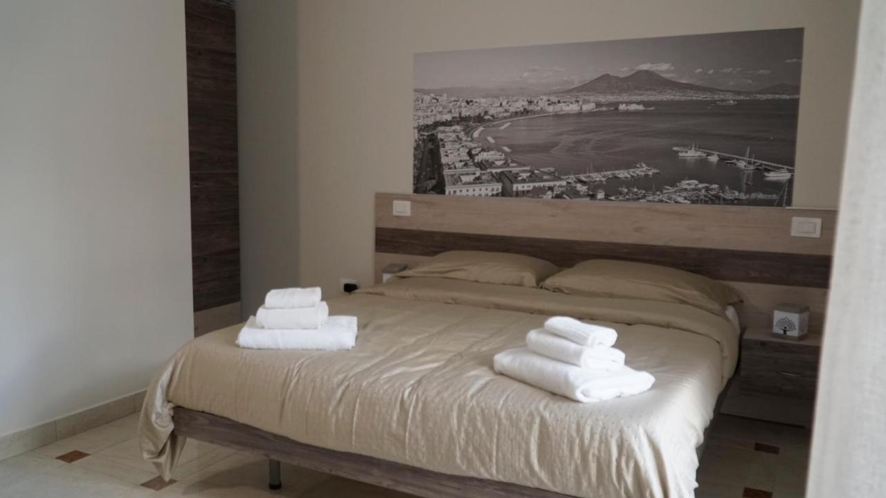 نابولي Donna Vicenza Bed & Breakfast المظهر الخارجي الصورة