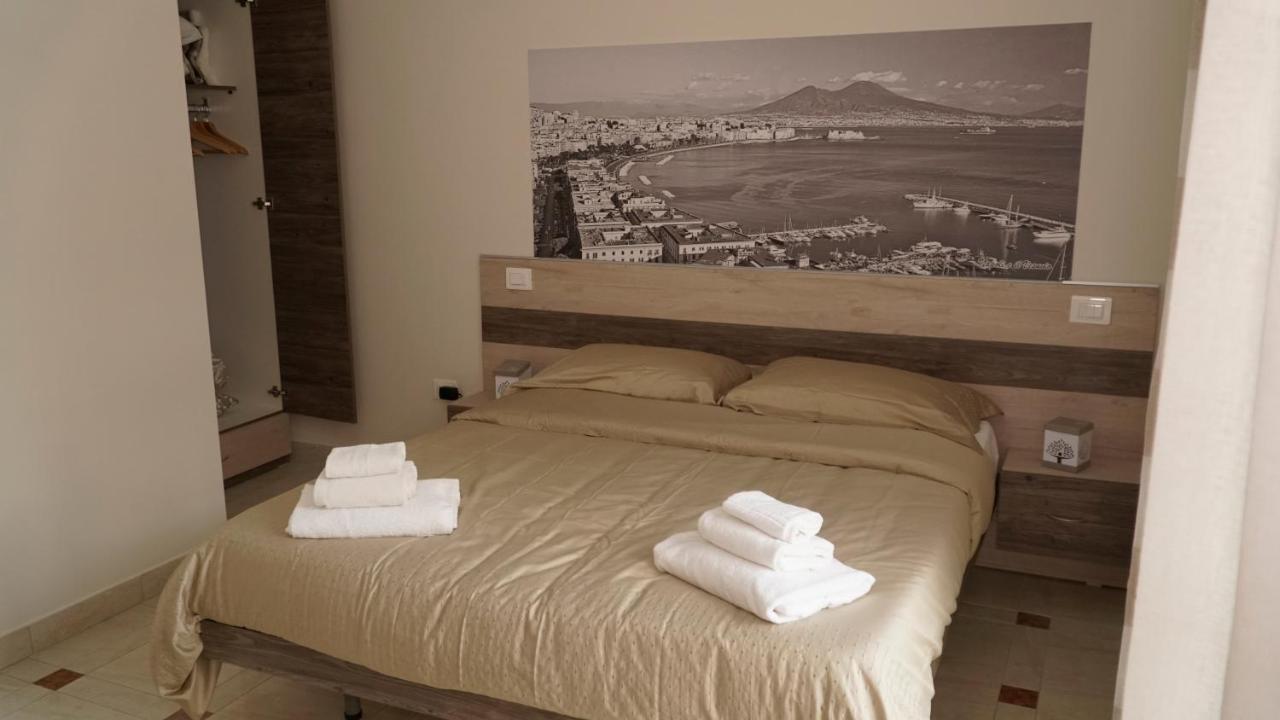 نابولي Donna Vicenza Bed & Breakfast المظهر الخارجي الصورة