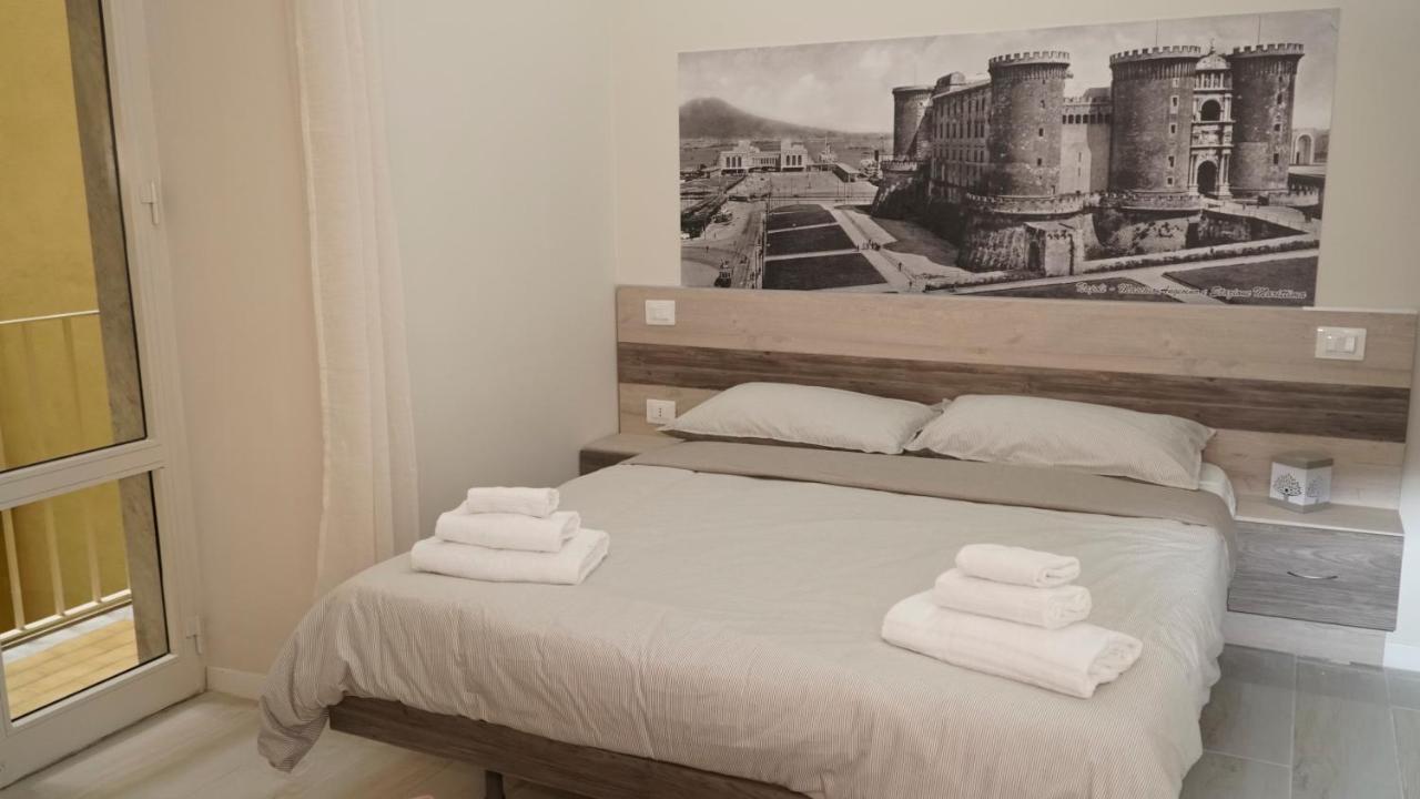 نابولي Donna Vicenza Bed & Breakfast المظهر الخارجي الصورة