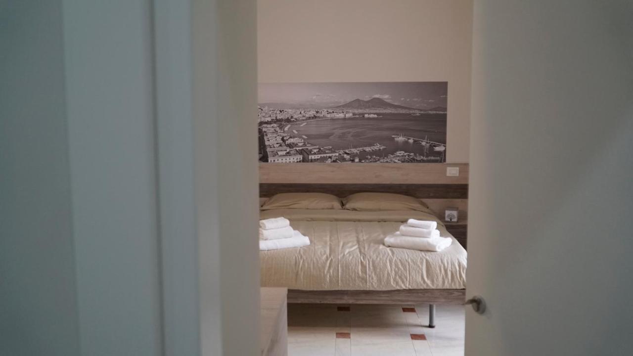 نابولي Donna Vicenza Bed & Breakfast المظهر الخارجي الصورة