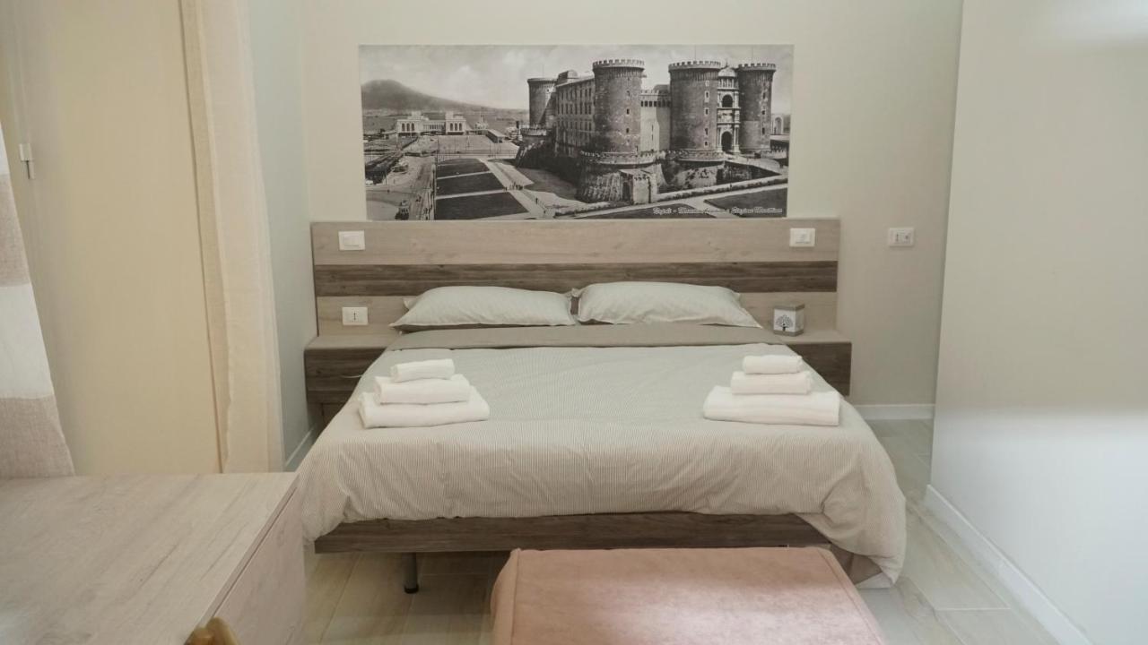 نابولي Donna Vicenza Bed & Breakfast المظهر الخارجي الصورة
