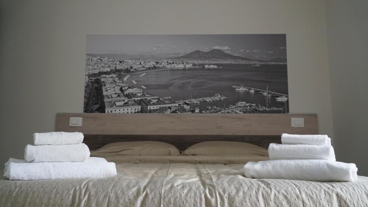 نابولي Donna Vicenza Bed & Breakfast المظهر الخارجي الصورة